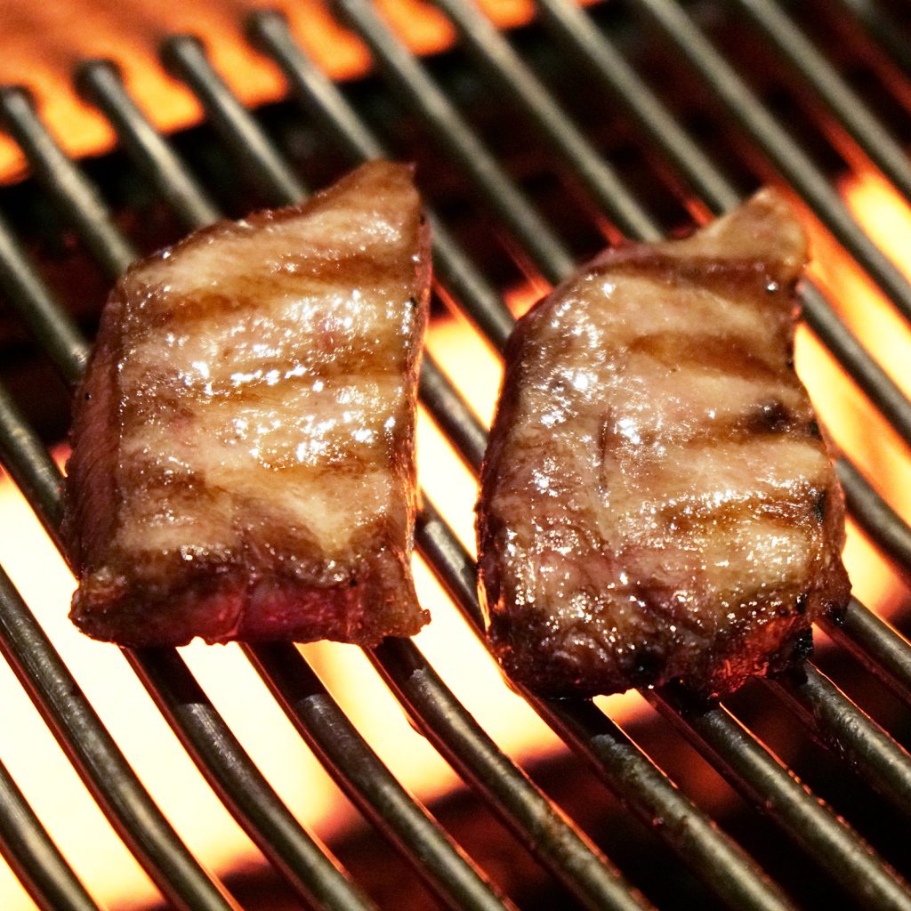 聖蹟桜ケ丘創作焼肉しもふらん厚切り牛上タン焼き