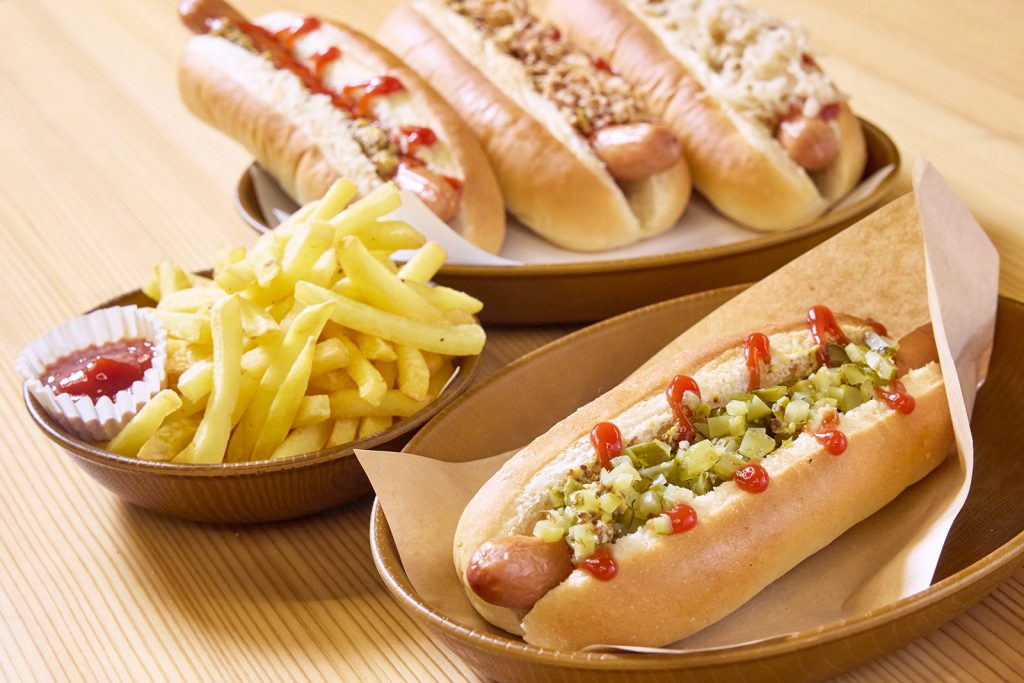 パルテノン多摩THE CANTINA ホットドッグ(トッピング各種有り)650円フライドポテト350円
