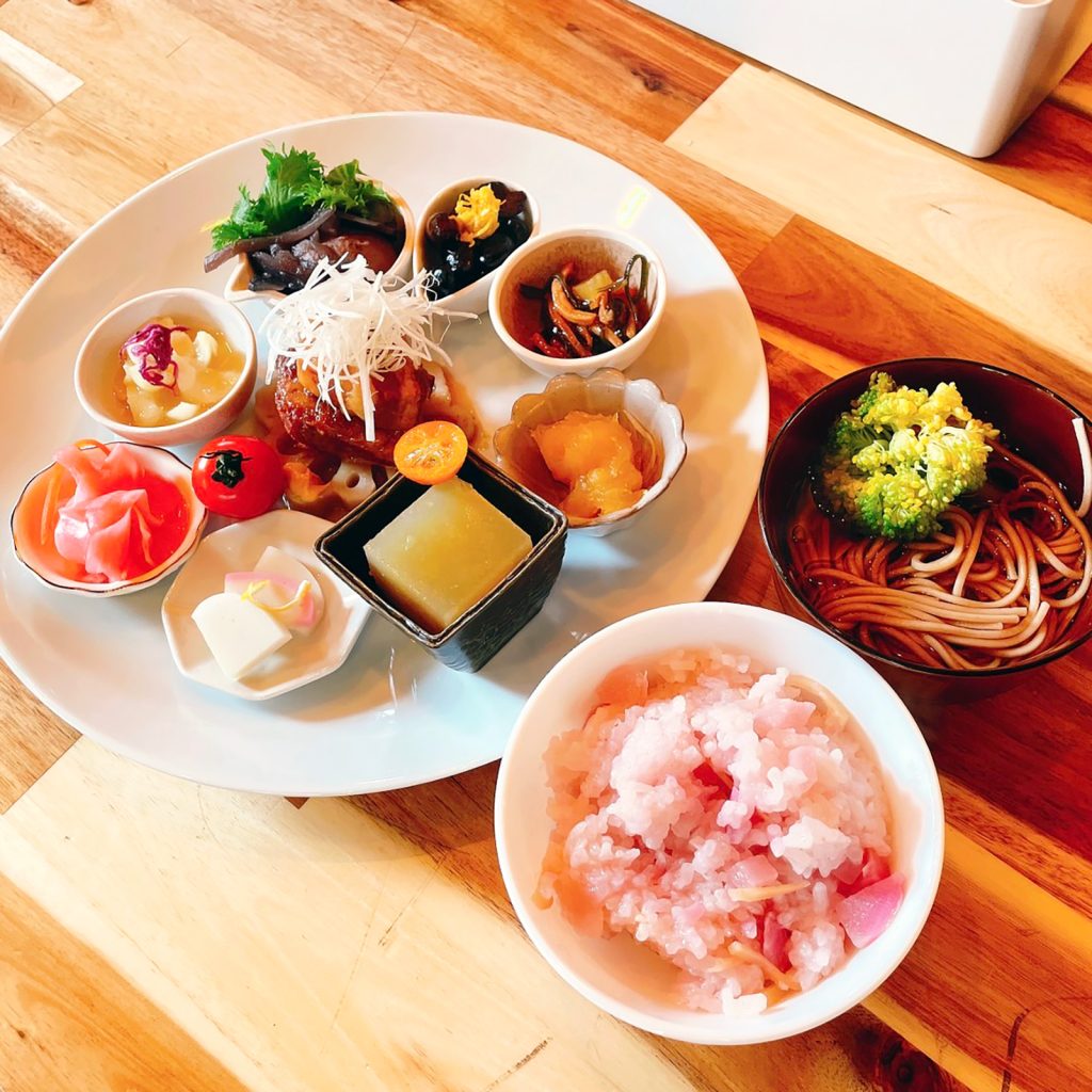 聖蹟桜ケ丘老舗喫茶店カフェテラスシナモン お正月ランチ