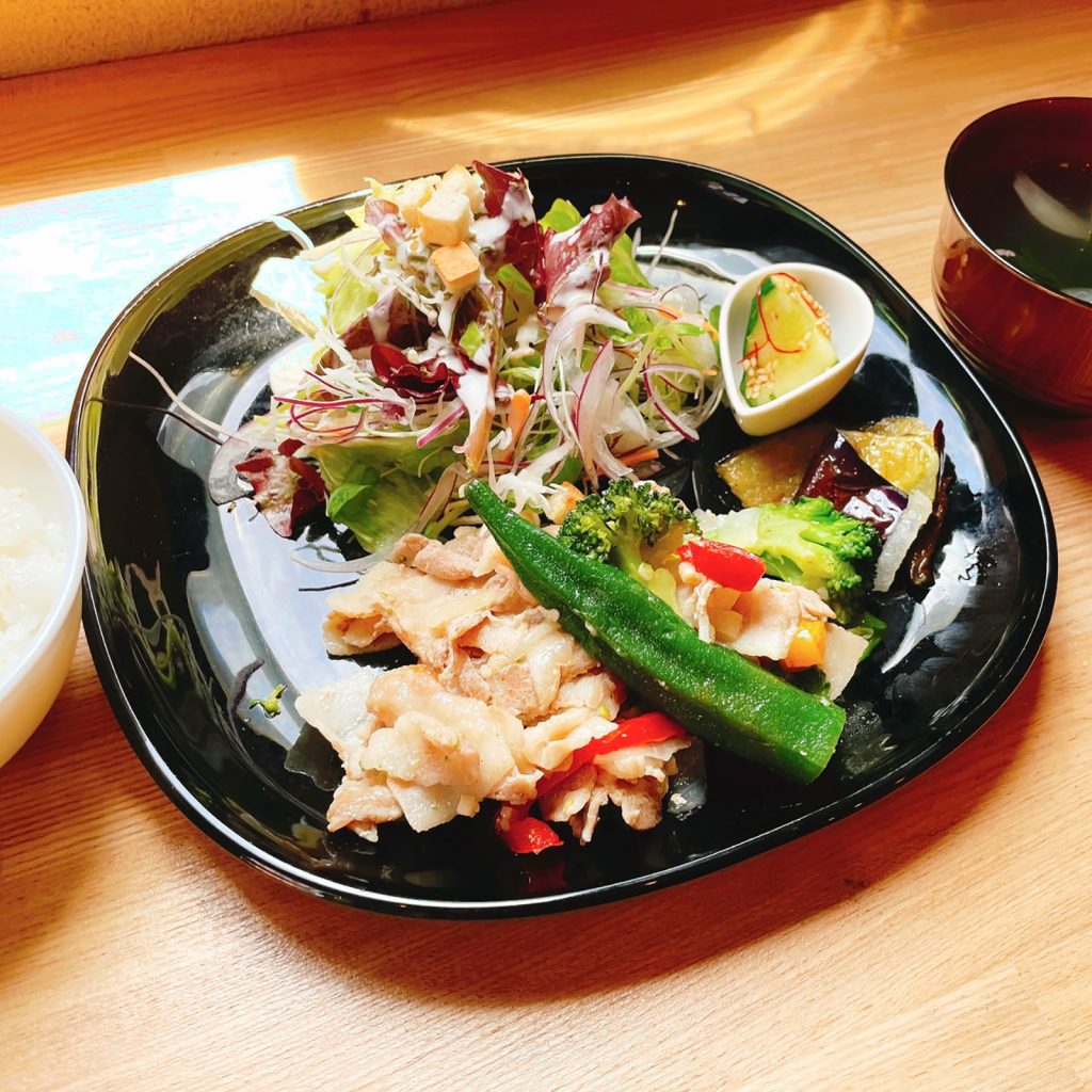 聖蹟桜ケ丘老舗喫茶店カフェテラスシナモン 日替わりベジランチ