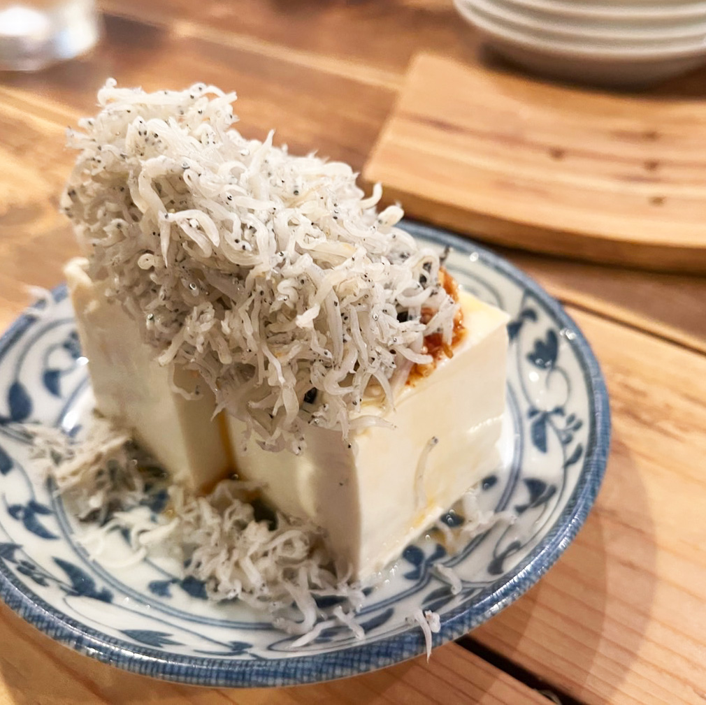 聖蹟桜ヶ丘居酒屋三太_しらす山盛り豆腐