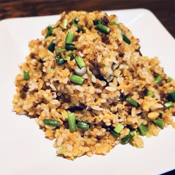 多摩センター旬鮮たくま ニンニクチャーハン