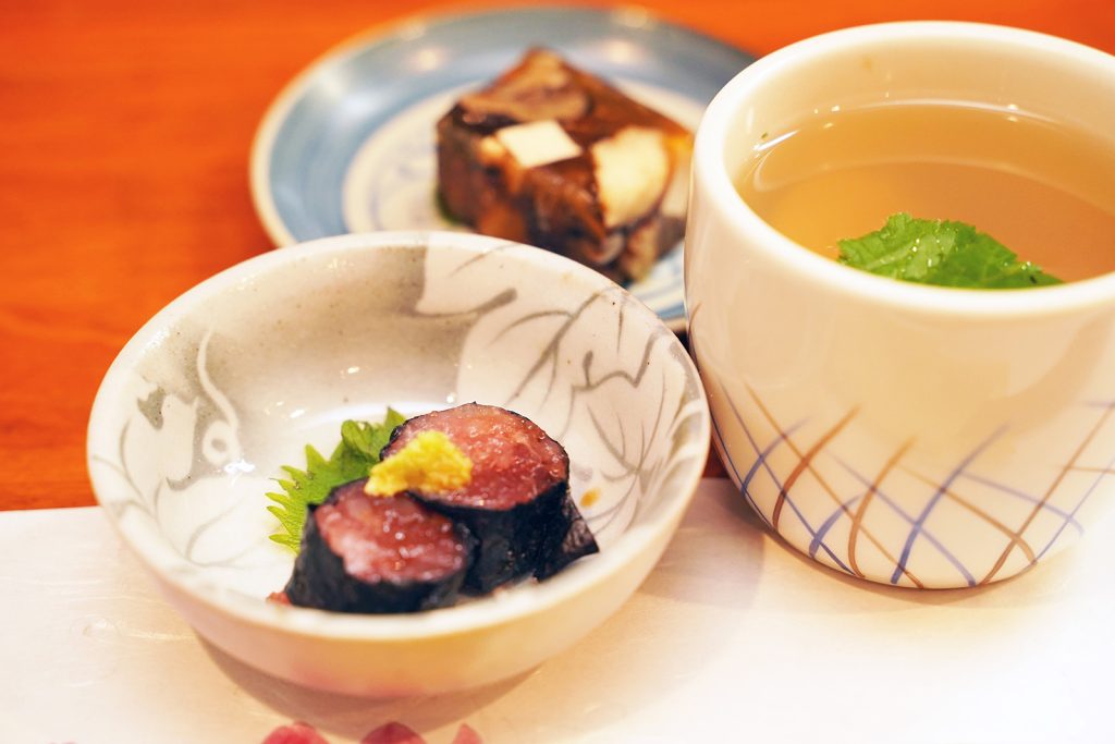 聖蹟桜ケ丘鮮魚居酒屋魚虎千両 お通し3品